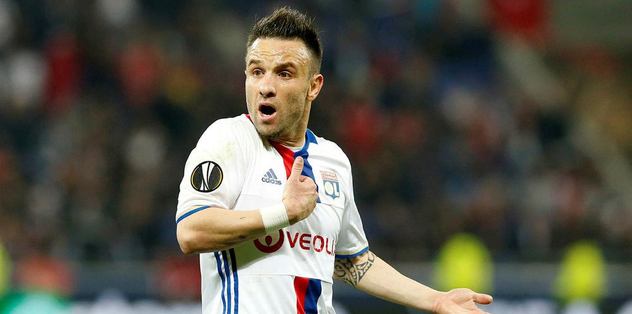 Lyon'un yıldıızı Beşiktaş'ı istiyor!